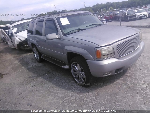 1GKEK63R4YR193908 - 2000 GMC DENALI SILVER photo 1