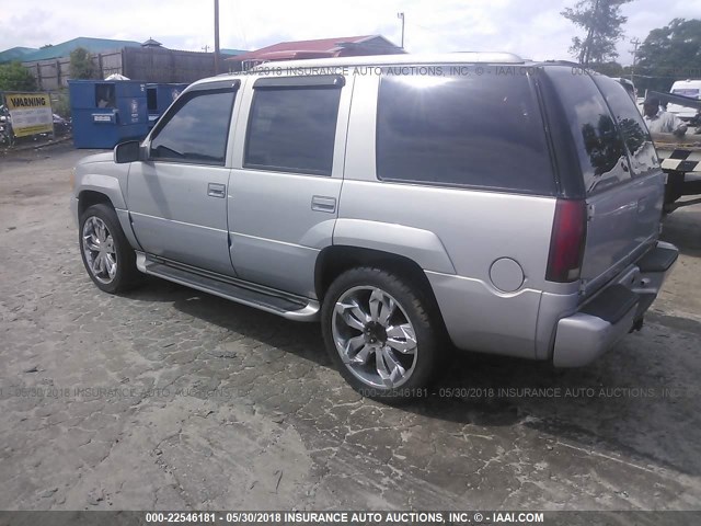 1GKEK63R4YR193908 - 2000 GMC DENALI SILVER photo 3