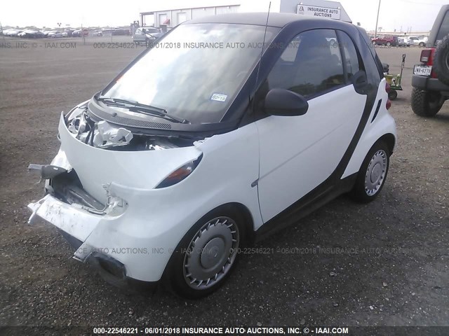 WMEEJ3BA3DK642315 - 2013 SMART FORTWO PURE/PASSION WHITE photo 2