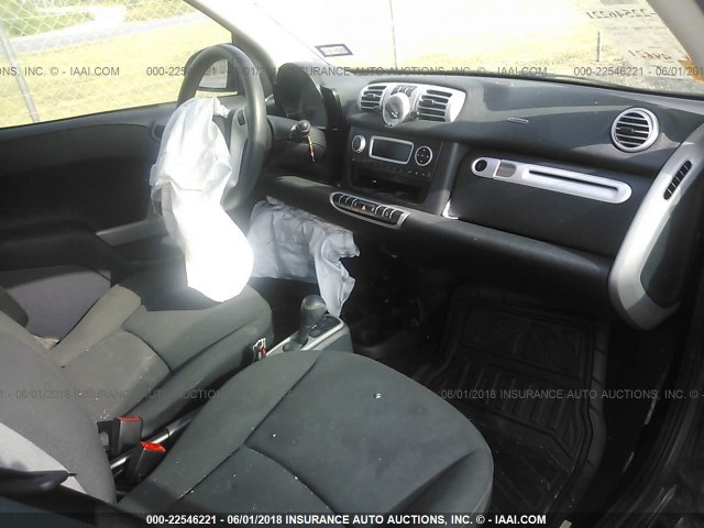 WMEEJ3BA3DK642315 - 2013 SMART FORTWO PURE/PASSION WHITE photo 5