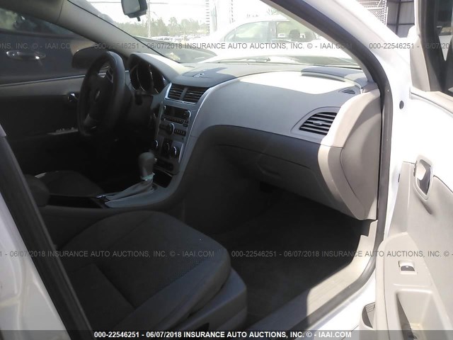 1G1ZA5EU4CF155237 - 2012 CHEVROLET MALIBU LS WHITE photo 5