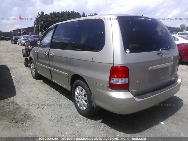 KNDUP132856724796 - 2005 KIA SEDONA EX/LX TAN photo 3