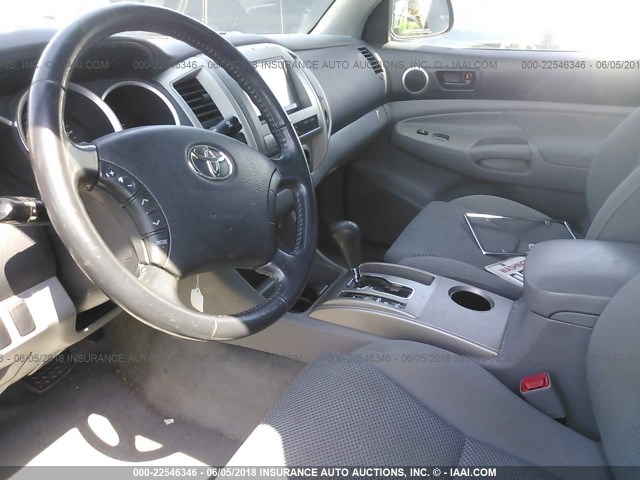 5TETU62N25Z026457 - 2005 TOYOTA TACOMA PRERUNNER ACCESS CAB WHITE photo 5