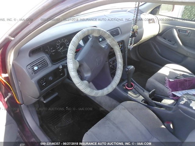 JT2BF22K4V0080050 - 1997 TOYOTA CAMRY LE/XLE Շագանակագույն լուսանկար 5