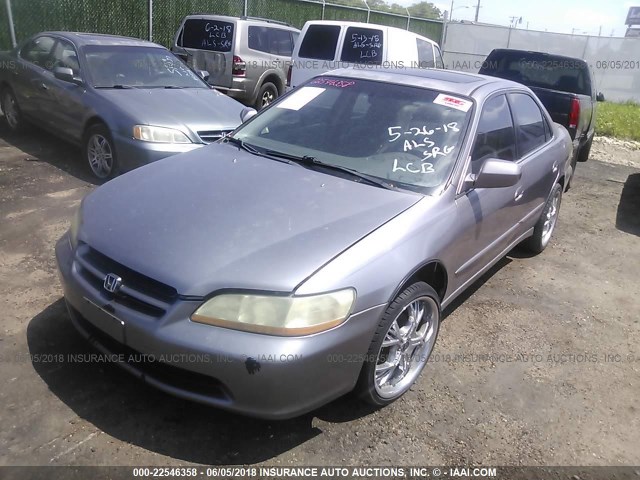 1HGCG5651YA090646 - 2000 HONDA ACCORD EX SILVER photo 2