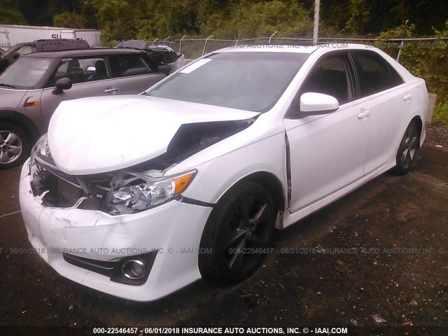 4T1BF1FKXEU751205 - 2014 TOYOTA CAMRY L/SE/LE/XLE 白色 照片 2
