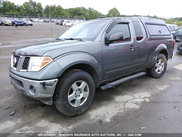 1N6AD06U88C421233 - 2008 NISSAN FRONTIER KING CAB LE/SE/OFF ROAD GRAY photo 2