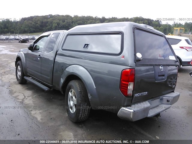 1N6AD06U88C421233 - 2008 NISSAN FRONTIER KING CAB LE/SE/OFF ROAD GRAY photo 3