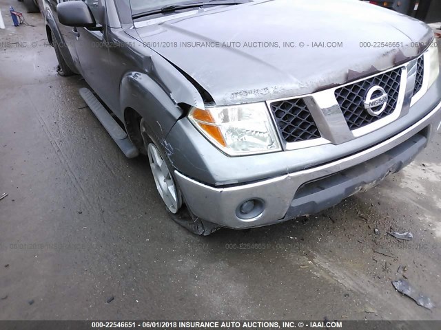 1N6AD06U88C421233 - 2008 NISSAN FRONTIER KING CAB LE/SE/OFF ROAD GRAY photo 6