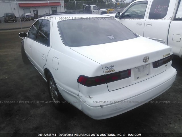 JT2BF28K1X0184070 - 1999 TOYOTA CAMRY LE/XLE WHITE photo 3