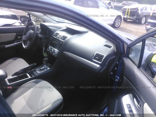 JF2GPADC1H8253153 - 2017 SUBARU CROSSTREK PREMIUM ლურჯი ფოტო 5