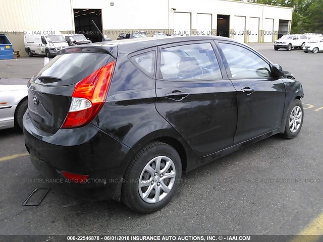 KMHCT5AE5DU093135 - 2013 HYUNDAI ACCENT GLS/GS BLACK photo 4