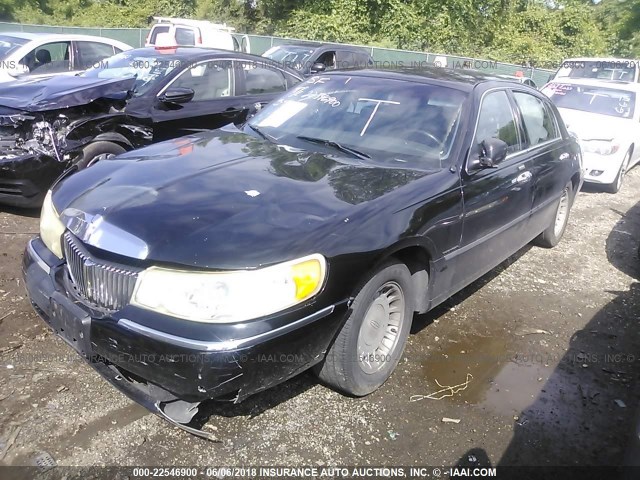 1LNHM81W8YY762798 - 2000 LINCOLN TOWN CAR EXECUTIVE BLACK photo 2