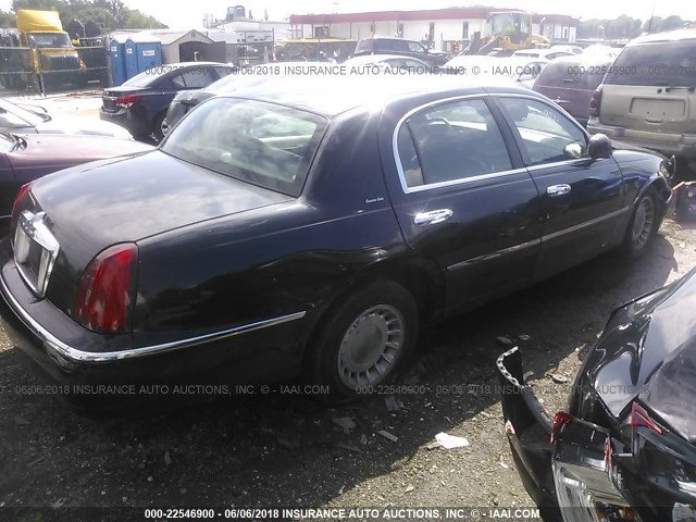 1LNHM81W8YY762798 - 2000 LINCOLN TOWN CAR EXECUTIVE BLACK photo 4
