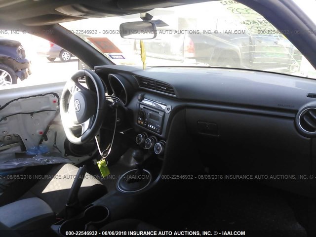 JTKJF5C78C3040640 - 2012 TOYOTA SCION TC 白色 照片 5