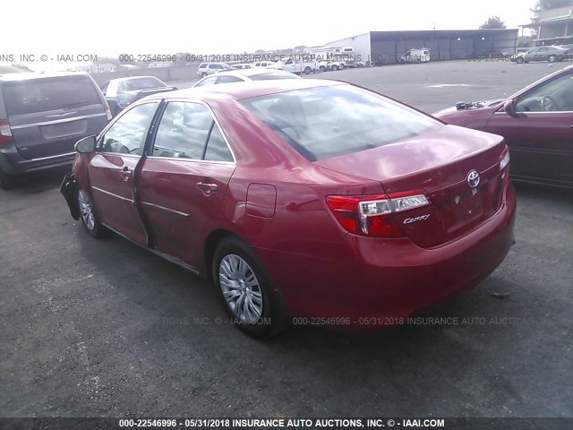 4T4BF1FK2ER372334 - 2014 TOYOTA CAMRY L/SE/LE/XLE RED photo 3