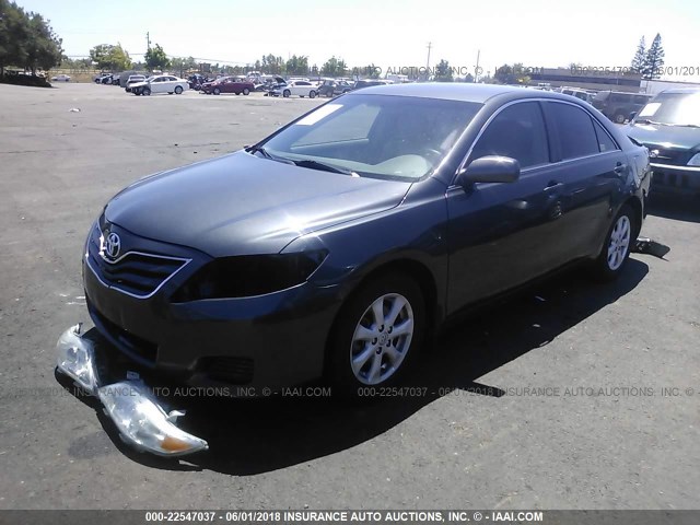 4T1BF3EK4BU222986 - 2011 TOYOTA CAMRY SE/LE/XLE 灰色 照片 2