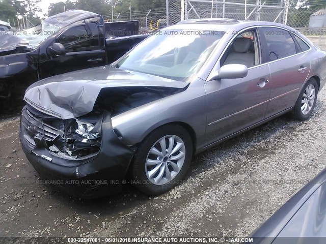 KMHFC46F46A082639 - 2006 HYUNDAI AZERA SE/LIMITED GRAY photo 2