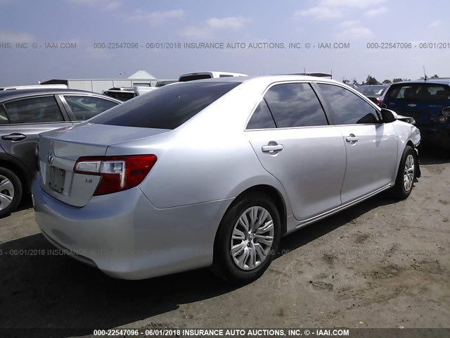 4T4BF1FK7ER364939 - 2014 TOYOTA CAMRY L/SE/LE/XLE SILVER photo 4