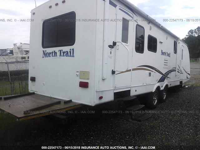 5SFNB3523BE233319 - 2011 HEARTLAND NORTHTRAIL  Blanco foto 4