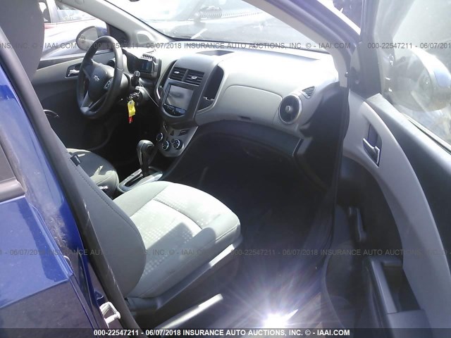 1G1JA6SH0E4169208 - 2014 CHEVROLET SONIC LS BLUE photo 5