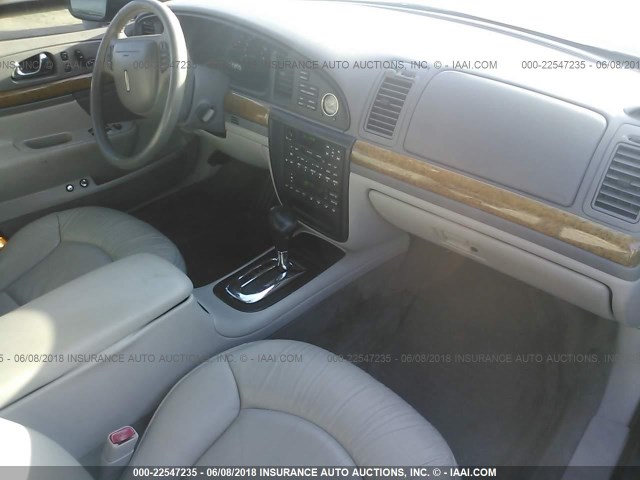 1LNHM97V12Y655684 - 2002 LINCOLN CONTINENTAL  Жасыл фото 5