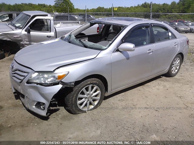 4T4BF3EK3BR142617 - 2011 TOYOTA CAMRY SE/LE/XLE SILVER photo 2
