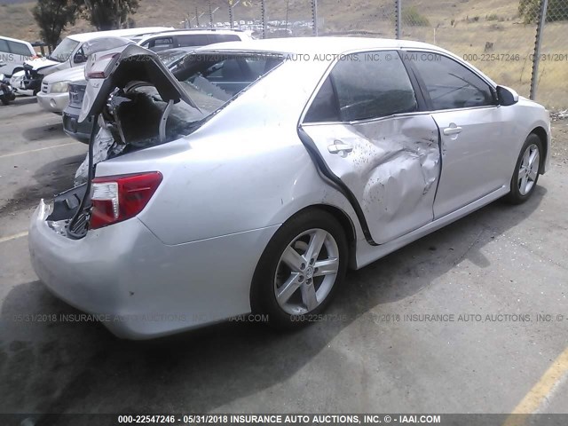 4T1BF1FK6EU352890 - 2014 TOYOTA CAMRY L/SE/LE/XLE 银色 照片 4