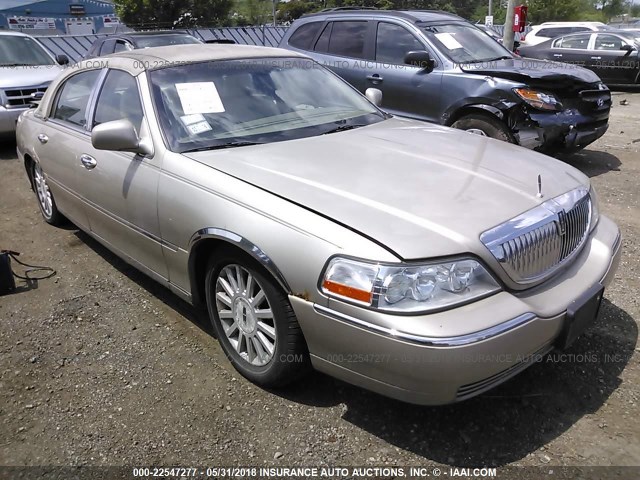 1LNHM81WX4Y628305 - 2004 LINCOLN TOWN CAR EXECUTIVE/SIGNATURE თაფლისფერი ფოტო 1
