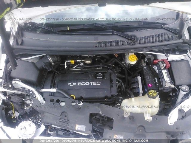 1G1JA6SH8D4230948 - 2013 CHEVROLET SONIC LS თეთრი ფოტო 10