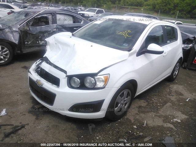 1G1JA6SH8D4230948 - 2013 CHEVROLET SONIC LS WHITE photo 2