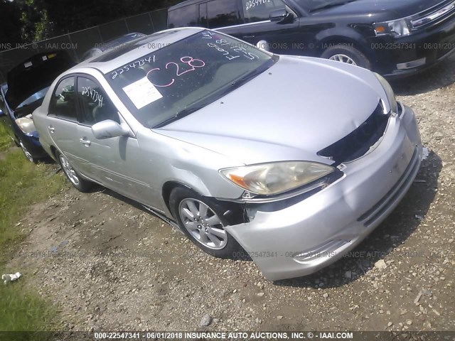 4T1BE30K12U638617 - 2002 TOYOTA CAMRY LE/XLE/SE 银色 照片 1