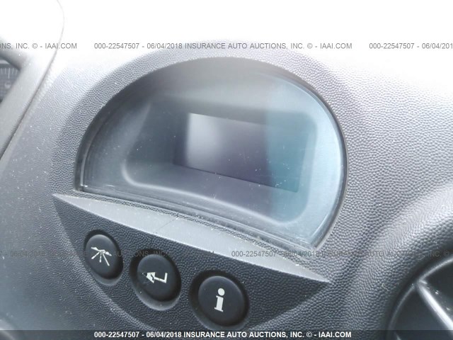 2G2WP522851143568 - 2005 PONTIAC GRAND PRIX SILVER photo 7