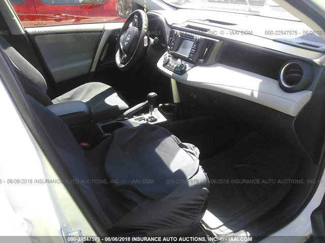 JTMRFREV5JJ718041 - 2018 TOYOTA RAV4 ADVENTURE/XLE 白色 照片 5