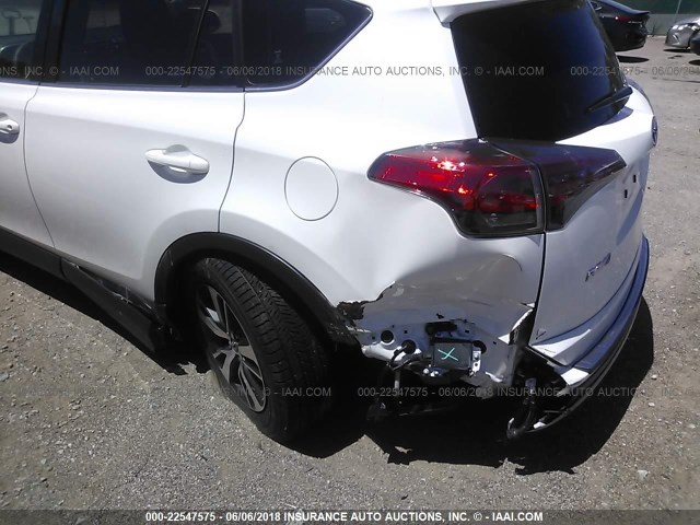 JTMRFREV5JJ718041 - 2018 TOYOTA RAV4 ADVENTURE/XLE 白色 照片 6