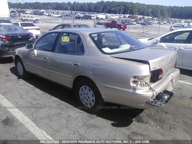 4T1BG12K1TU699186 - 1996 TOYOTA CAMRY DX/LE/XLE GOLD photo 3