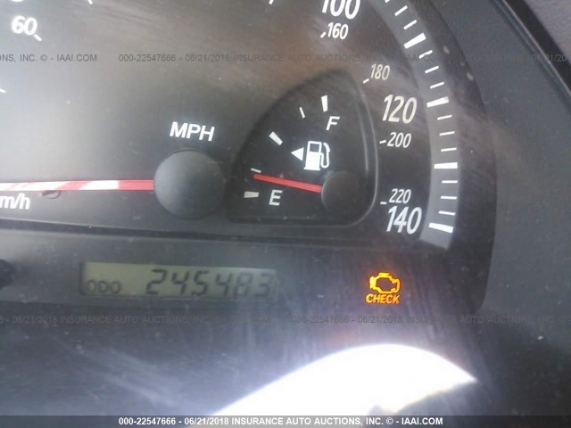 JTDBE32K420047254 - 2002 TOYOTA CAMRY LE/XLE/SE ვერცხლისფერი ფოტო 7