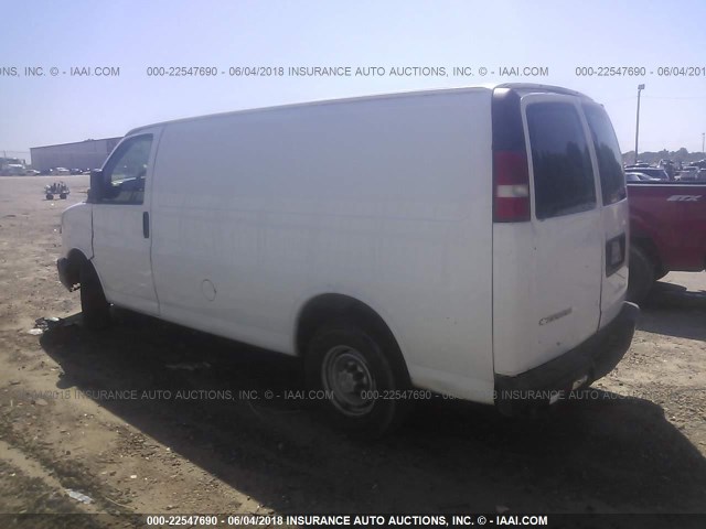 1GCGG25V271143305 - 2007 CHEVROLET EXPRESS G2500  WHITE photo 3