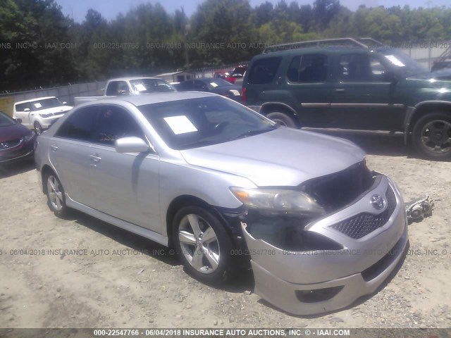 4T1BF3EK0AU018104 - 2010 TOYOTA CAMRY SE/LE/XLE 银色 照片 1