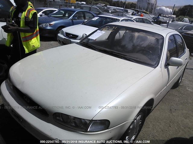 JNKAY21D1SM211762 - 1995 INFINITI J30 WHITE photo 2