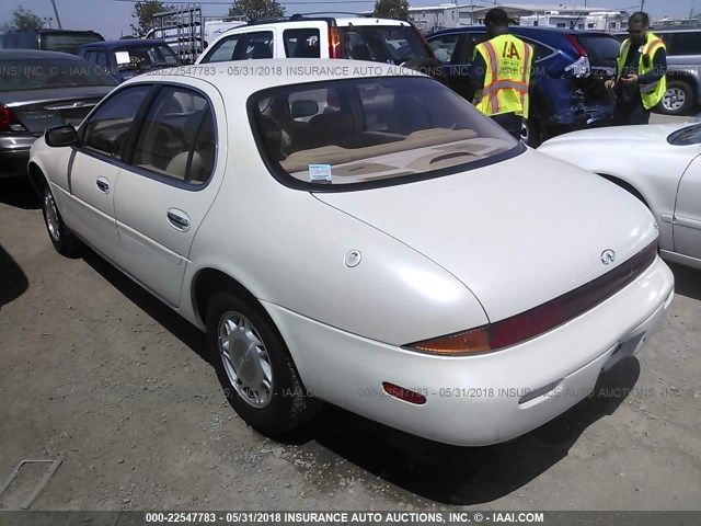 JNKAY21D1SM211762 - 1995 INFINITI J30 WHITE photo 3