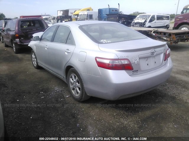 4T4BE46K18R014408 - 2008 TOYOTA CAMRY CE/LE/XLE/SE SILVER photo 3