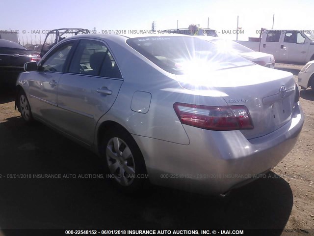 4T1BK46K27U040226 - 2007 TOYOTA CAMRY NEW GENERAT LE/XLE/SE SILVER photo 3