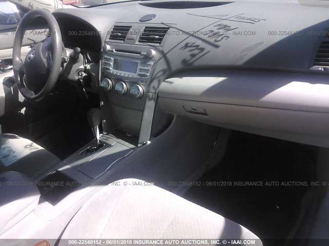 4T1BK46K27U040226 - 2007 TOYOTA CAMRY NEW GENERAT LE/XLE/SE SILVER photo 5