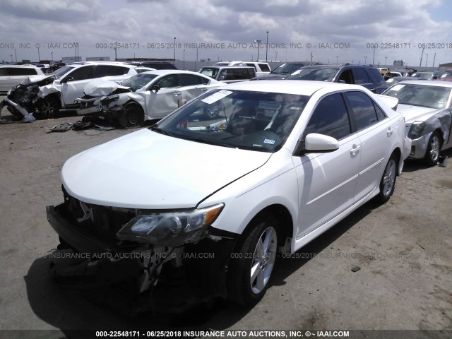 4T1BF1FK6EU318920 - 2014 TOYOTA CAMRY L/SE/LE/XLE 白色 照片 2
