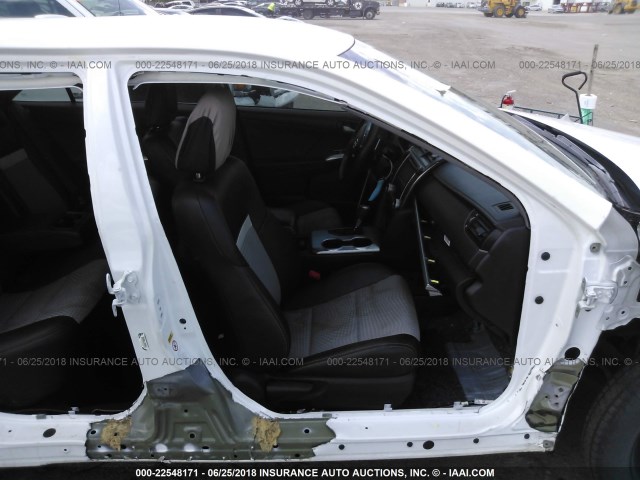 4T1BF1FK6EU318920 - 2014 TOYOTA CAMRY L/SE/LE/XLE 白色 照片 5