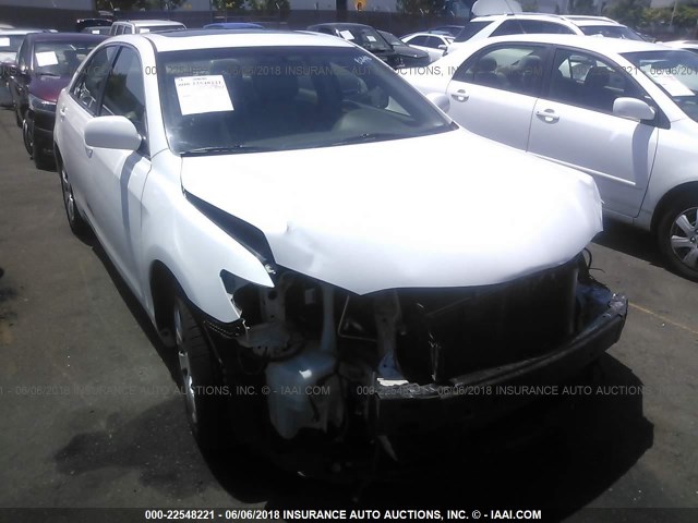 JTNBK46K773012444 - 2007 TOYOTA CAMRY NEW GENERAT LE/XLE/SE WHITE photo 1