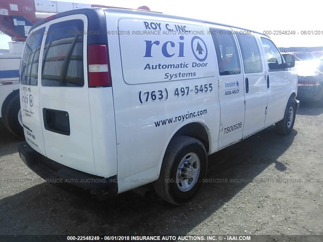 1GCGG25K891122368 - 2009 CHEVROLET EXPRESS G2500  WHITE photo 4