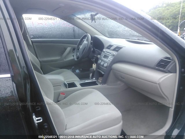 4T4BF3EKXBR098311 - 2011 TOYOTA CAMRY SE/LE/XLE მწვანე ფოტო 5