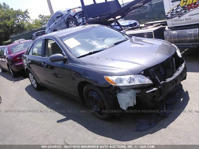 4T1BE46K17U584403 - 2007 TOYOTA CAMRY NEW GENERAT CE/LE/XLE/SE GRAY photo 1